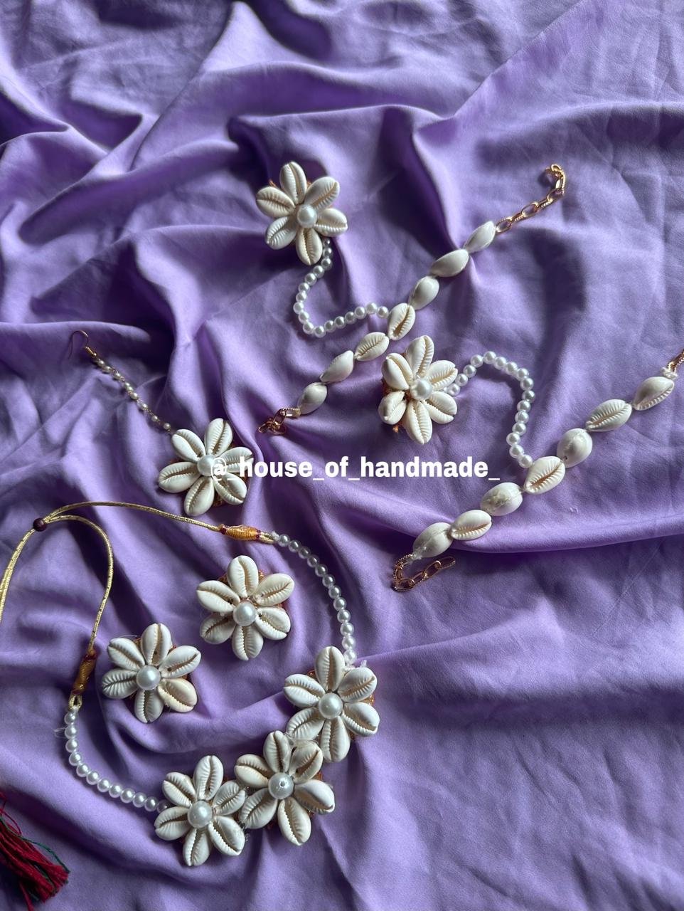 5 8 Handmade Shell Pearl Jewelry Set – White Floral Design Handmade Shell Pearl Jewelry Set – White Floral Design