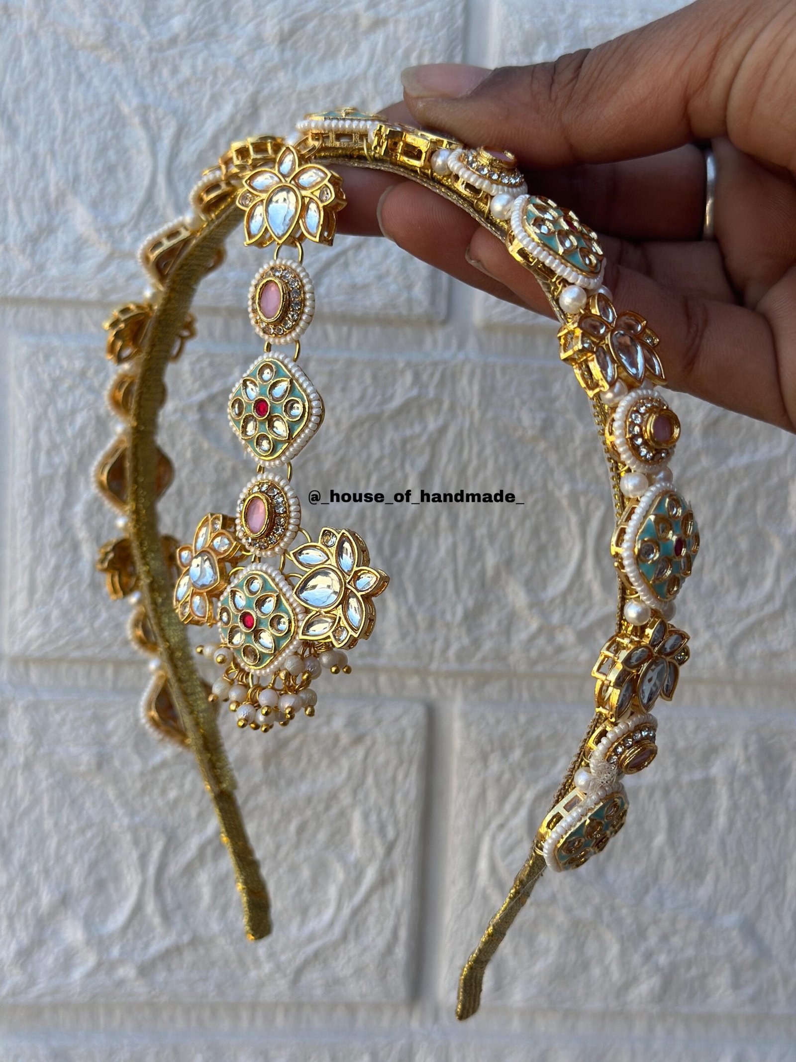 WhatsApp Image 2025 09 02 at 22.43.20 f1ceb251 scaled Elegant Handmade Kundan Hairband Elegant Handmade Kundan Hairband