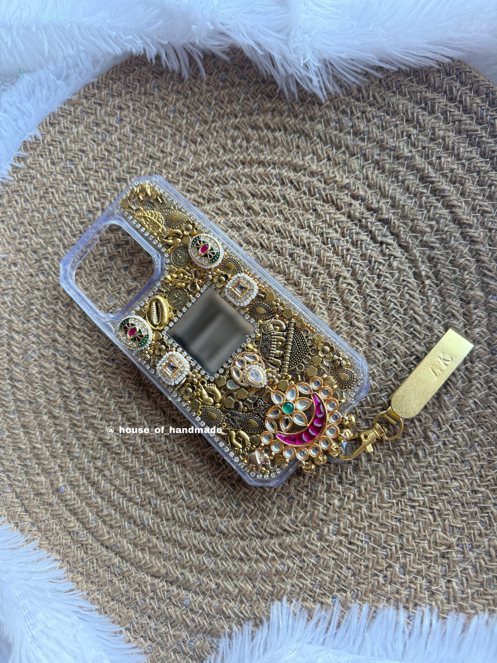 86E1BDB1 1499 4F6D A9F5 814E069416E6 scaled Golden mirror & charm case with juda Golden mirror & charm case with juda