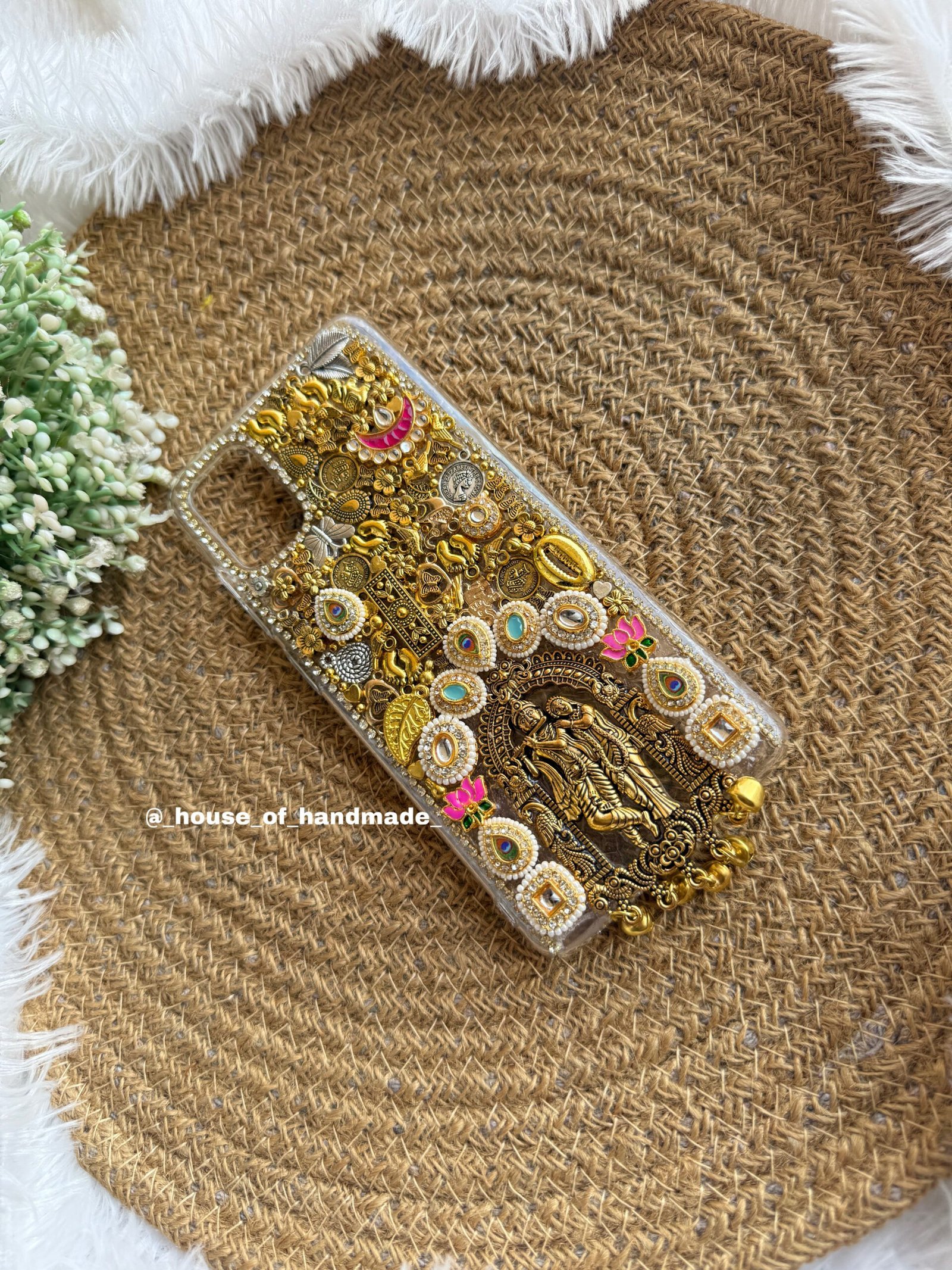 DACAB072 35E2 4AE3 AC38 DC5BE30CD081 scaled Golden charm case with kundan Golden charm case with kundan